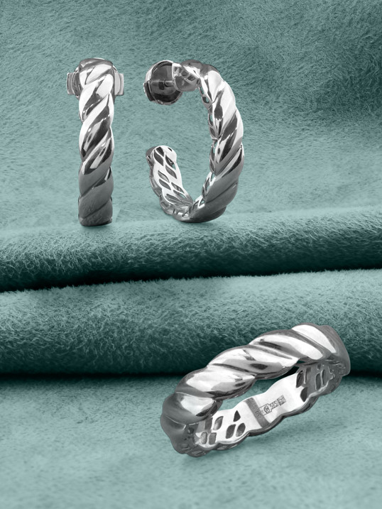 Кольцо из белого золота