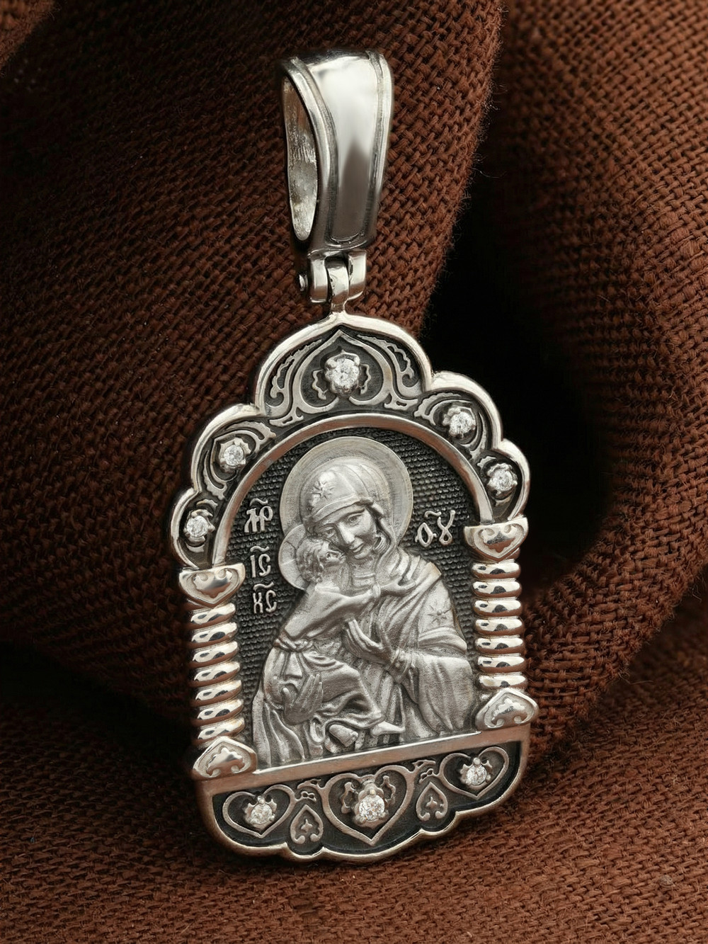 Образок из белого золота c бриллиантами