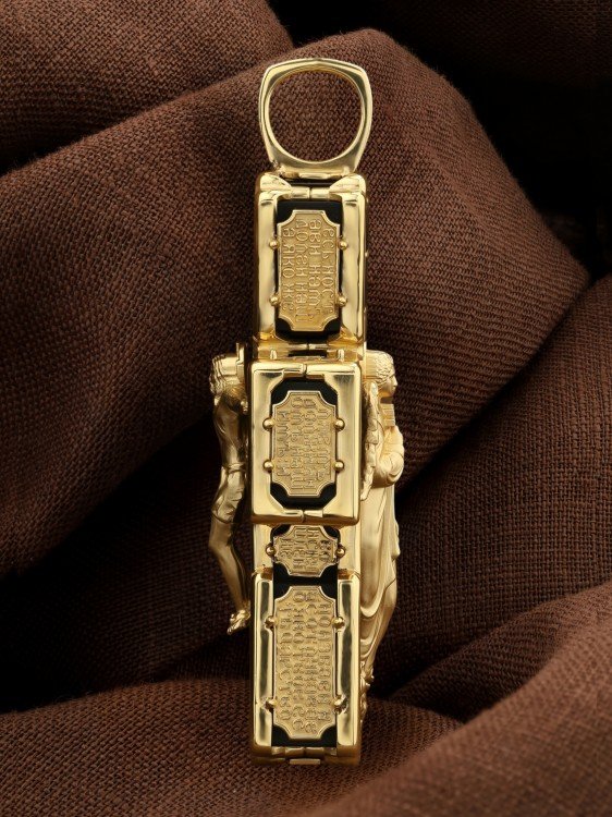 Крест из лимонного золота c эбеновым деревом