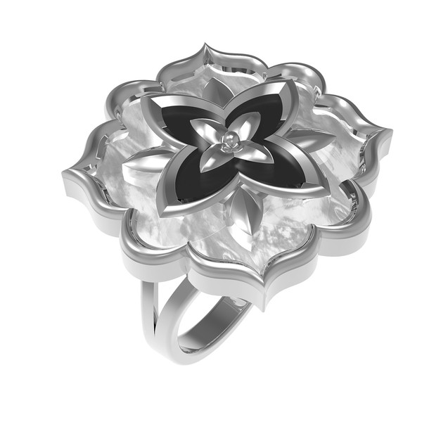 Кольцо из белого золота c ониксом и перламутром