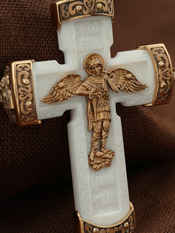 Крест из золота c бивнем мамонта