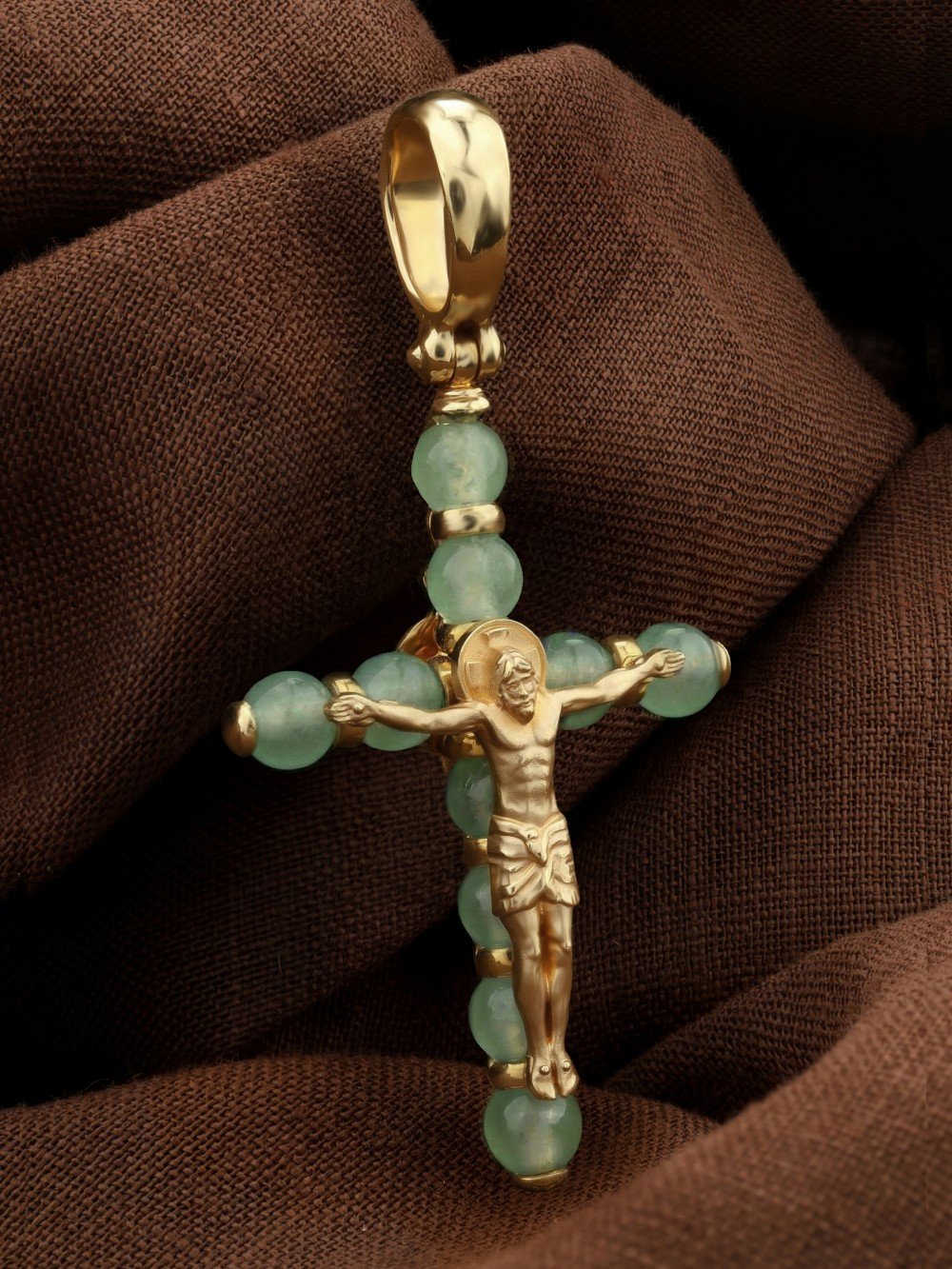 Крест из лимонного золота c нефритом