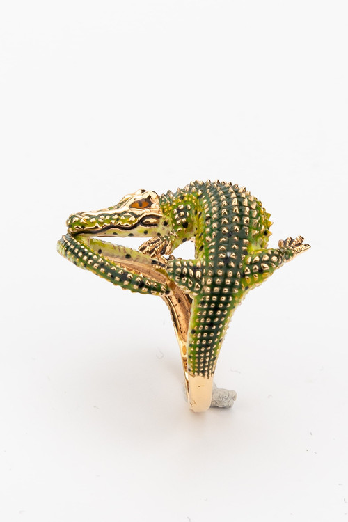 Кольцо из золота c эмалью