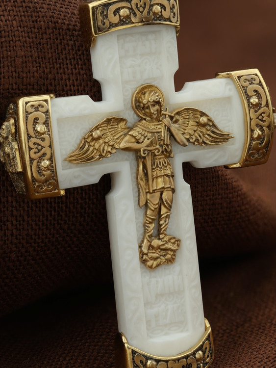 Крест из лимонного золота c бивнем мамонта