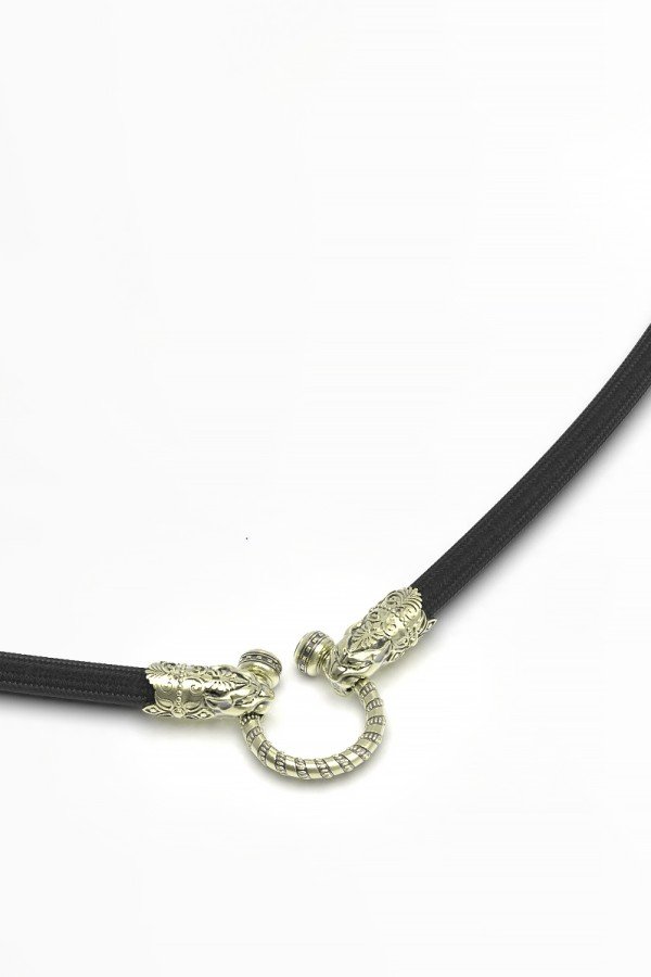 Шнурок шёлковый из зелёного золота c шёлковым шнурком