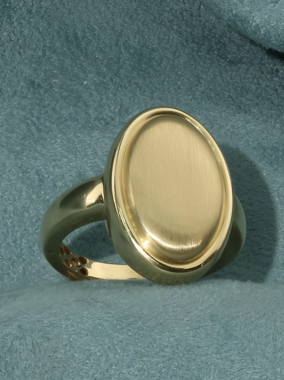 Кольцо из лимонного золота