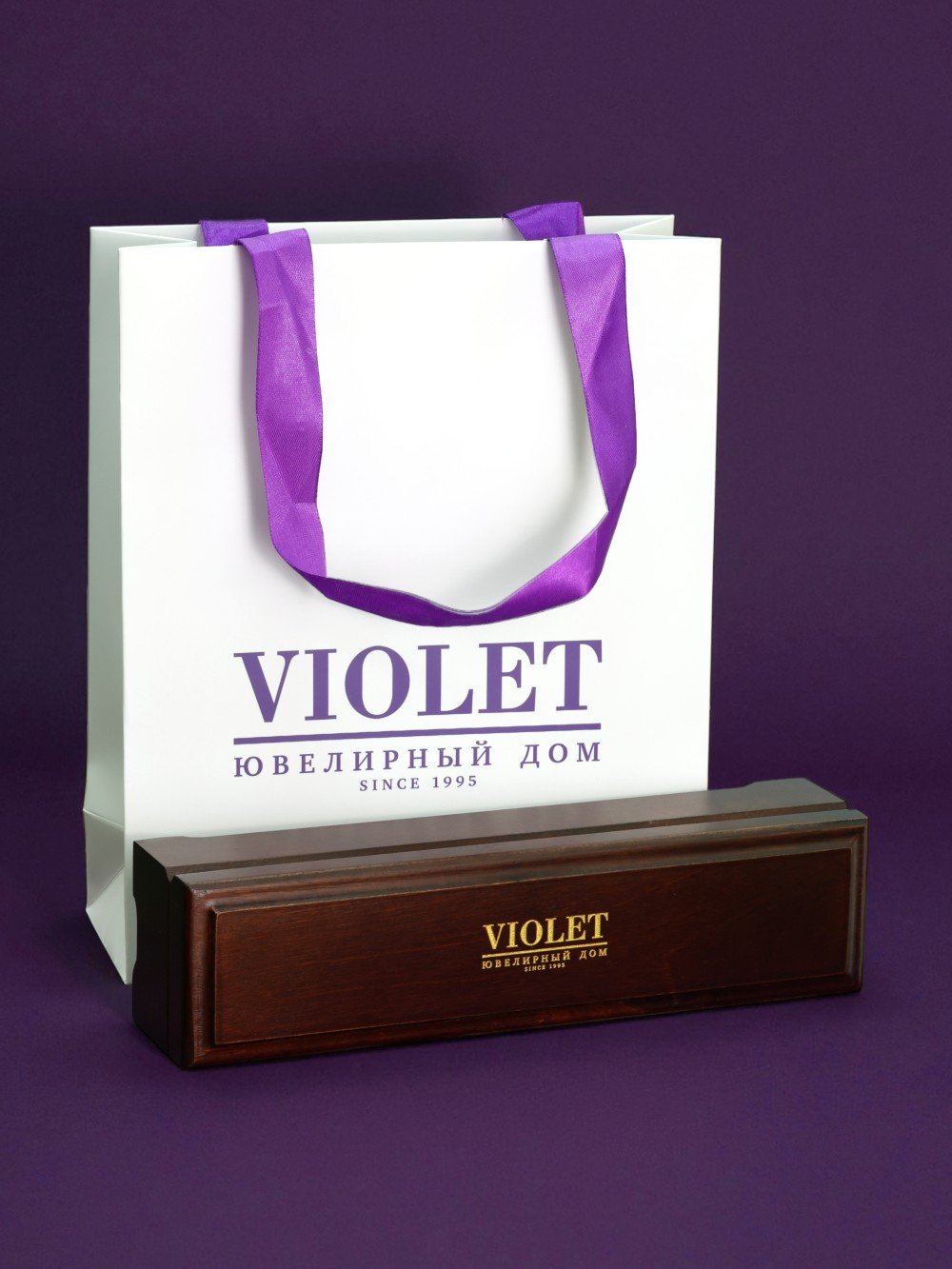 Браслет из белого золота c эмаль