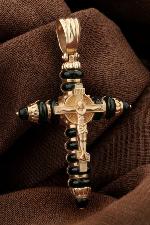 Крест из золота c ониксом