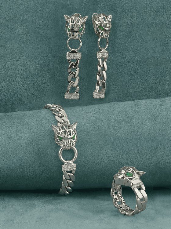 Браслет из белого золота c бриллиантами и изумрудом