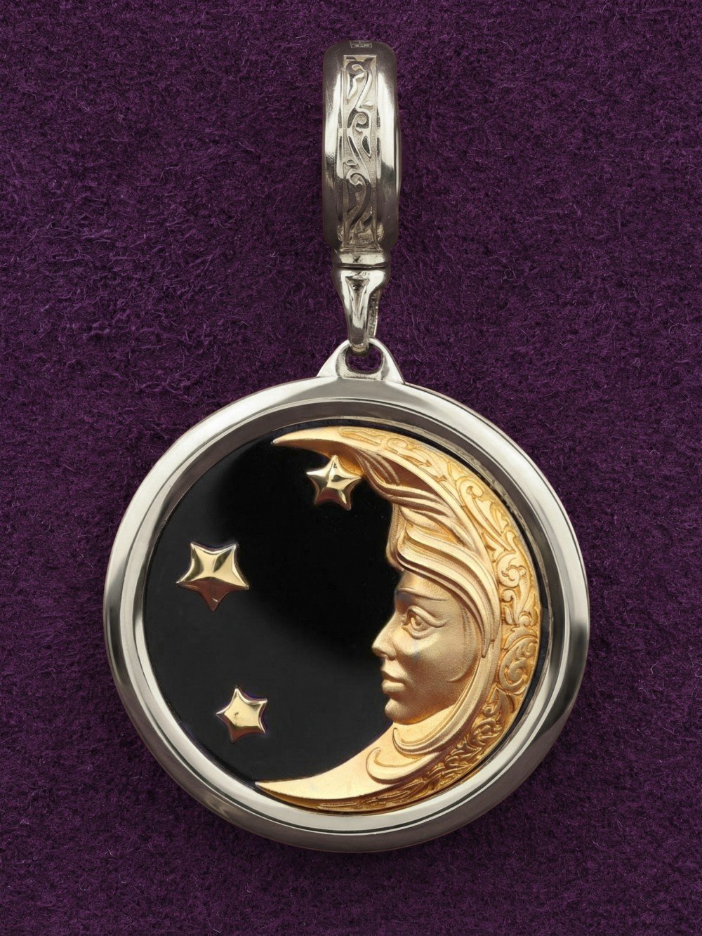 Подвеска из белого золота c ониксом