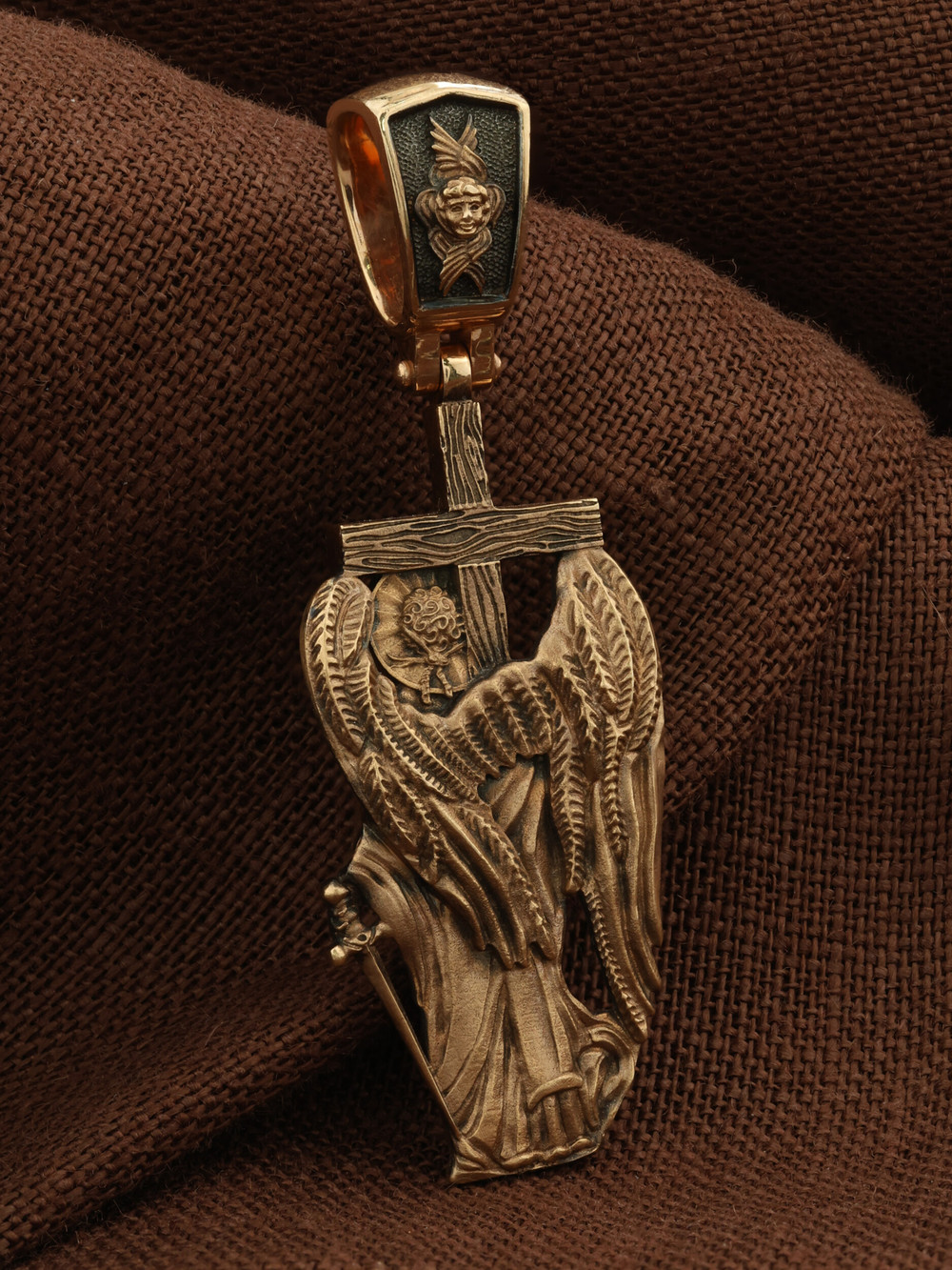 Крест из золота