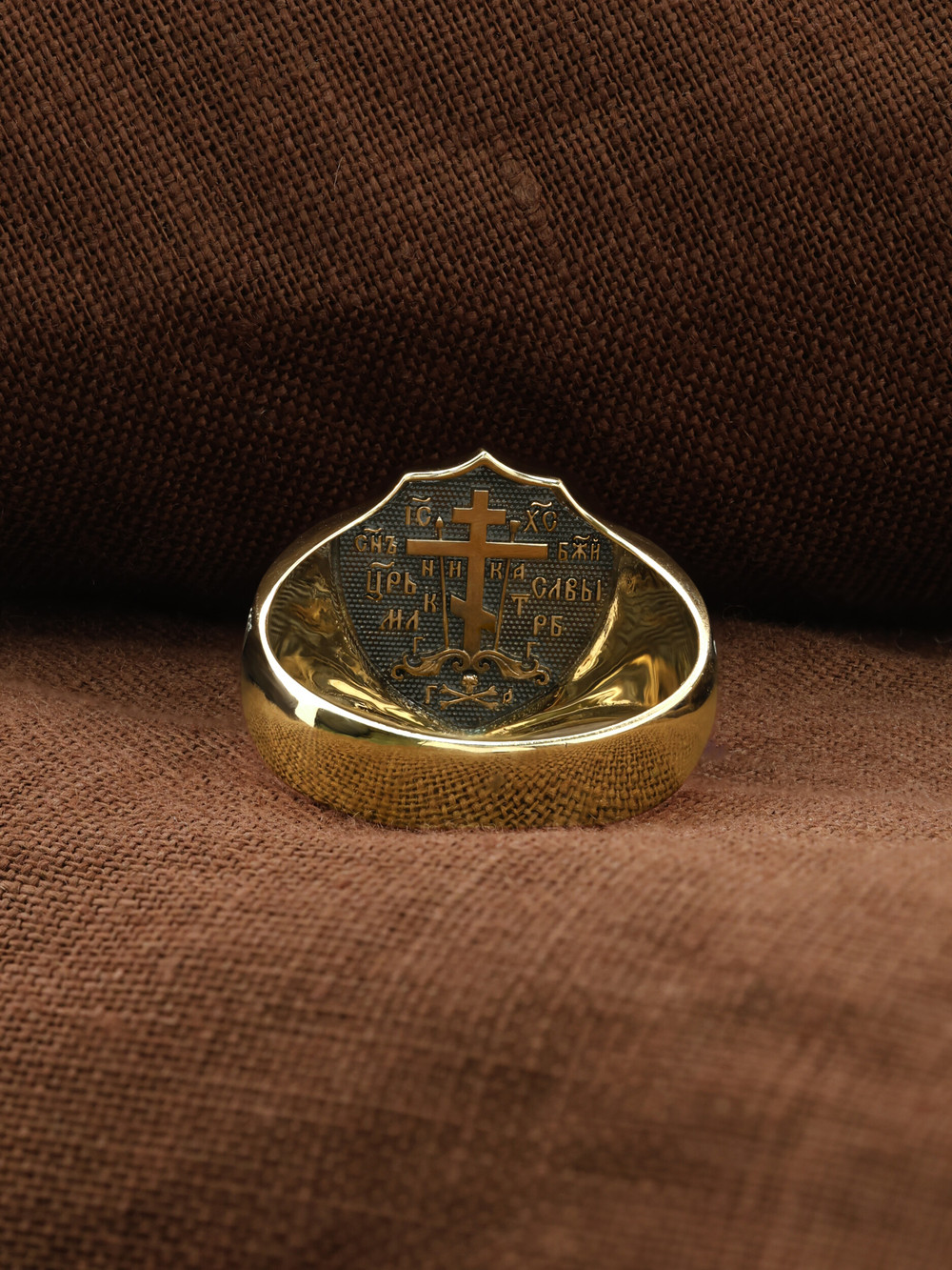 Кольцо из лимонного золота