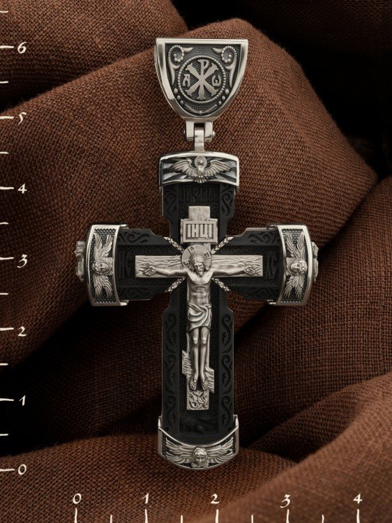 Крест из белого золота c эбеновым деревом