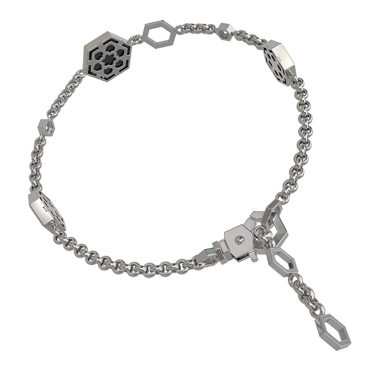 Браслет из белого золота c бриллиантами, ониксом и перламутром