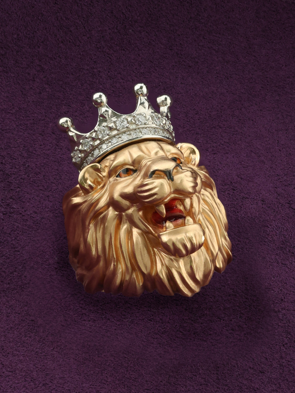 Кольцо из золота c эмалью и бриллиантами