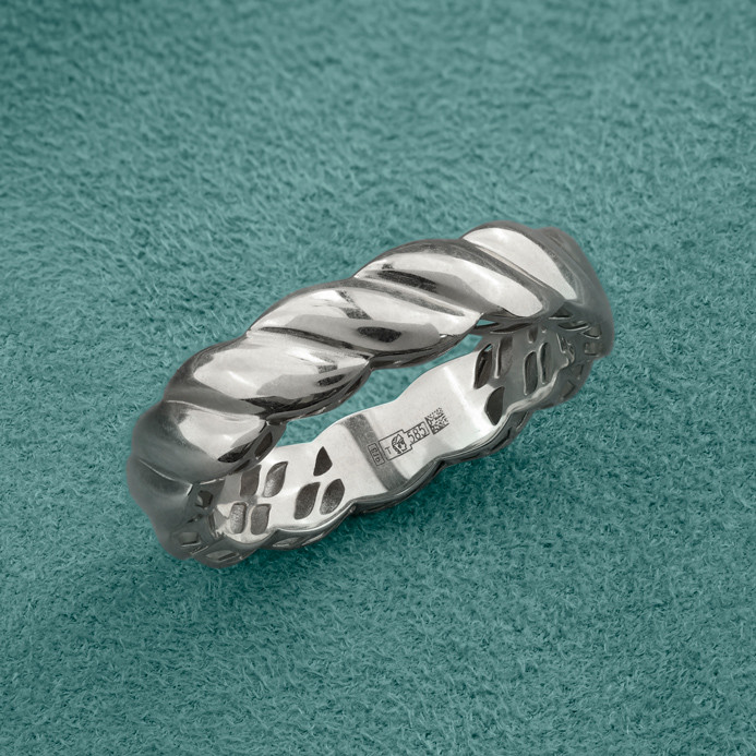 Кольцо из белого золота