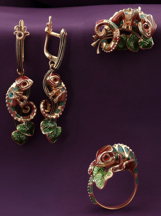 Кольцо из золота c эмалью